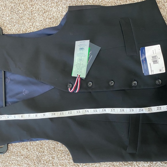 New Tommy Hilfiger Vest Medium - Picture 5 of 6